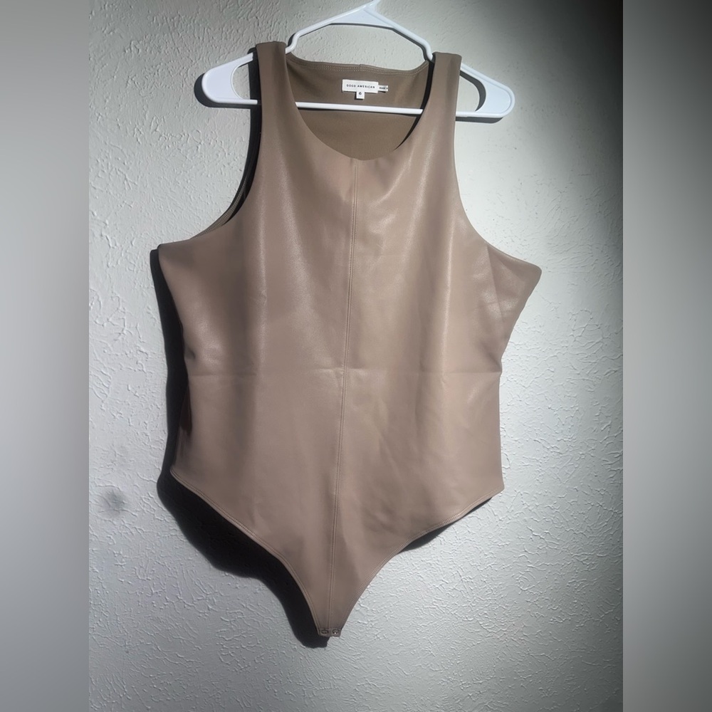 Good American Beige Bodysuit size
6/3XL. Plus Size"